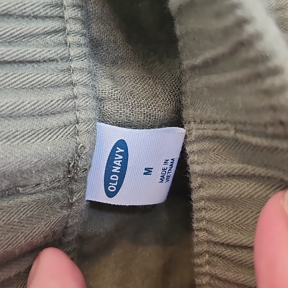 Old Navy Shorts, Medium - Picture 5 of 7